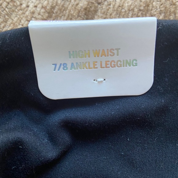 Victoria’s Secret pink leggings - Picture 3 of 7